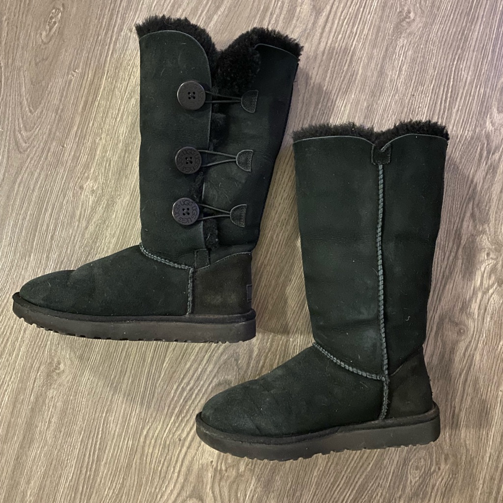 Ugg Bailey Triple Button